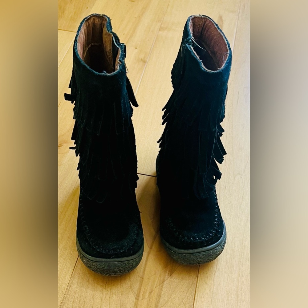 L’Amour suede fringe boots size 7 toddler